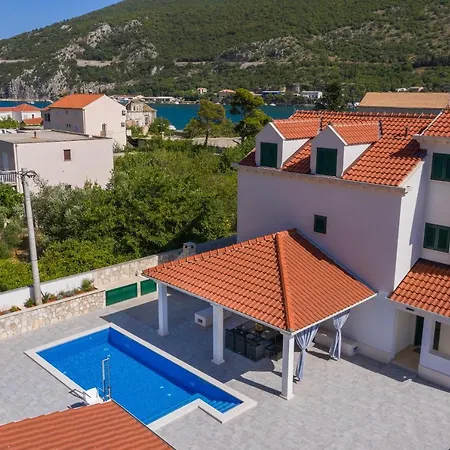 Villa Larum Mokosica Exterior photo